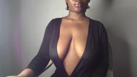 Snapshot of ebony_pussy98 chatting on February 2025 07:32:02 PM delilah online show from February 2025 07:32:02 PM