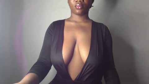 Snapshot of ebony_pussy98 chatting on February 2025 05:01:01 AM delilah online show from February 2025 05:01:01 AM