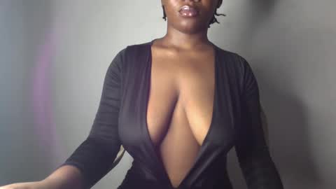 Snapshot of ebony_pussy98 chatting on March 2025 03:51:01 AM delilah online show from March 2025 03:51:01 AM