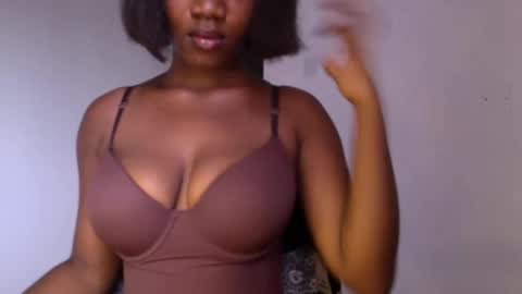 Snapshot of ebony_pussy98 chatting on March 2026 10:26:02 AM delilah online show from March 2026 10:26:02 AM