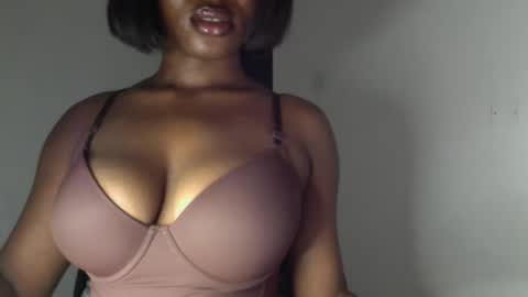 Snapshot of ebony_pussy98 chatting on March 2026 04:45:02 AM delilah online show from March 2026 04:45:02 AM