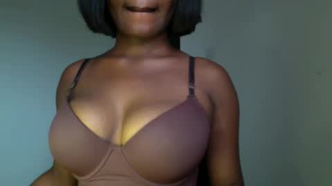 Snapshot of ebony_pussy98 chatting on April 2026 10:31:01 AM delilah online show from April 2026 10:31:01 AM