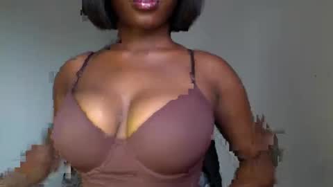 Snapshot of ebony_pussy98 chatting on April 2026 11:15:01 AM delilah online show from April 2026 11:15:01 AM
