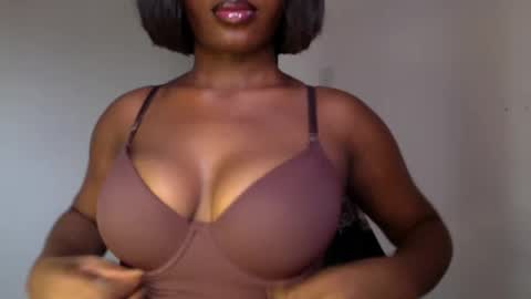 Snapshot of ebony_pussy98 chatting on April 2026 10:21:01 AM delilah online show from April 2026 10:21:01 AM