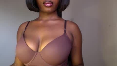 Snapshot of ebony_pussy98 chatting on April 2026 10:55:01 AM delilah online show from April 2026 10:55:01 AM