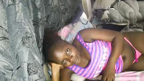 Snapshot of ebony_tasha chatting on January 2025 05:51:02 PM tasha online show from January 2025 05:51:02 PM