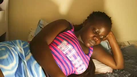 Snapshot of ebony_tasha chatting on January 2025 05:06:01 PM tasha online show from January 2025 05:06:01 PM