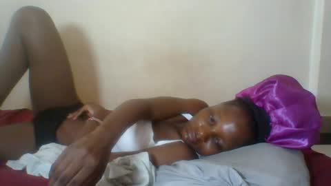 Snapshot of ebonycutegal4 chatting on May 2026 08:41:01 AM MELLEN online show from May 2026 08:41:01 AM