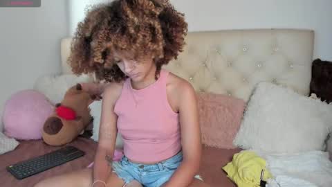 Queen Ebony online show from December 2025 06:59:02 PM