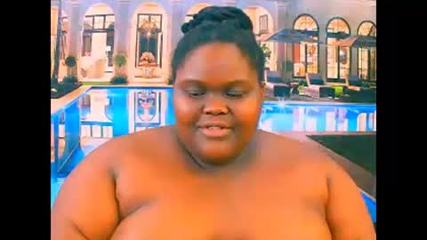 ebonyhotbuns4u2luv online show from December 2025 07:43:02 PM