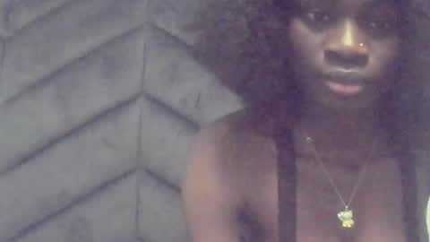 Snapshot of ebonypetiti chatting on October 2025 09:47:01 PM queen online show from October 2025 09:47:01 PM