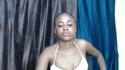 Snapshot of ebonypussy_xx chatting on October 2025 01:13:02 AM ebonypussy_xx online show from October 2025 01:13:02 AM
