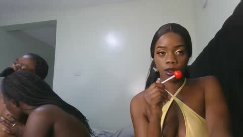 Snapshot of ecstasy_boo chatting on May 2026 01:05:02 PM boo online show from May 2026 01:05:02 PM