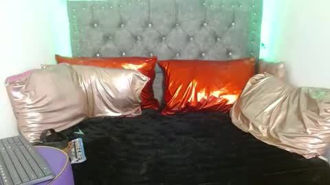 edenivy_lm online show from May 2026 09:03:01 AM