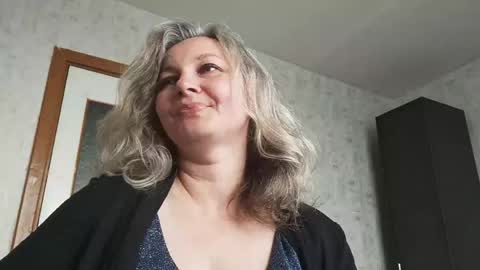 Snapshot of edithmanning chatting on June 2026 07:43:01 AM edithmanning online show from June 2026 07:43:01 AM