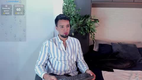 Eduardo online show from February 2025 03:26:01 AM