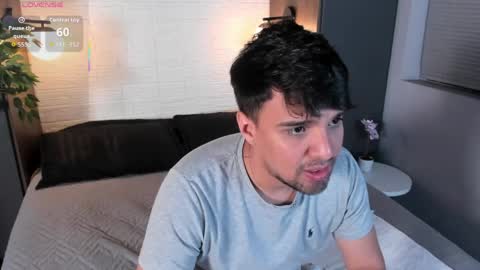 Eduardo online show from April 2026 04:02:02 AM