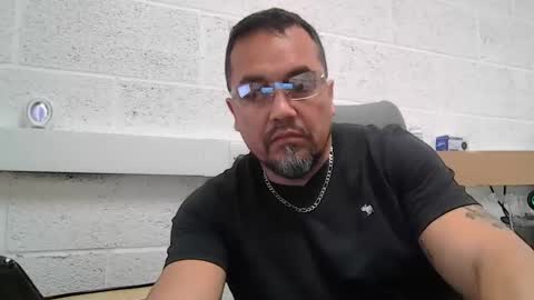 Snapshot of edwill13 chatting on May 2026 10:00:01 AM EdM online show from May 2026 10:00:01 AM