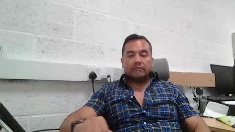 Snapshot of edwill13 chatting on May 2026 11:18:01 AM EdM online show from May 2026 11:18:01 AM
