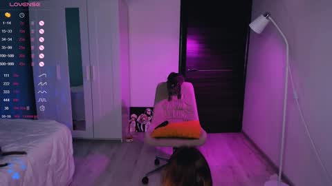 Snapshot of effie_lee chatting on January 2025 03:27:01 PM Effie online show from January 2025 03:27:01 PM