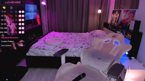 Snapshot of effie_lee chatting on March 2025 06:43:01 PM Effie online show from March 2025 06:43:01 PM