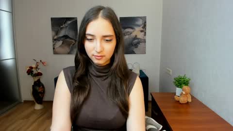 Effy Royse online show from April 2026 05:41:01 AM