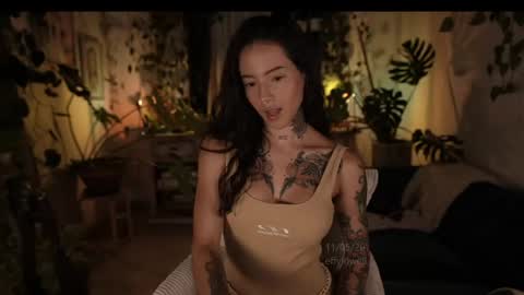 Snapshot of effylowell_ chatting on May 2026 01:03:01 AM Effy online show from May 2026 01:03:01 AM
