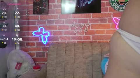 Snapshot of effystone777 chatting on October 2025 01:58:01 PM effystone777 online show from October 2025 01:58:01 PM