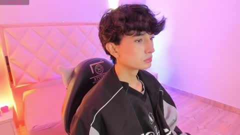 Snapshot of eidan_tay chatting on April 2026 07:11:02 PM eidan_tay online show from April 2026 07:11:02 PM