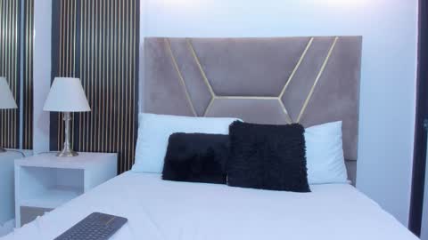 Eimy online show from November 2025 03:56:01 AM