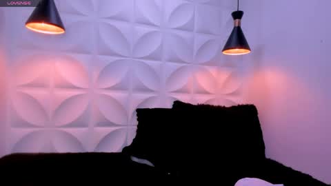 eimy online show from May 2026 01:40:01 PM