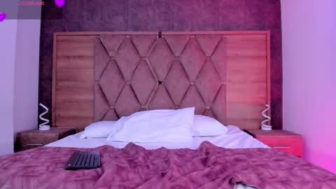 YG COUPLE online show from December 2025 08:38:02 PM