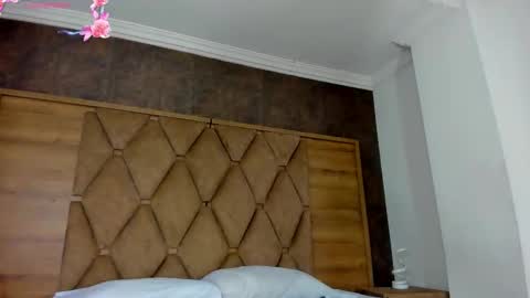 YG COUPLE online show from March 2026 08:50:01 PM