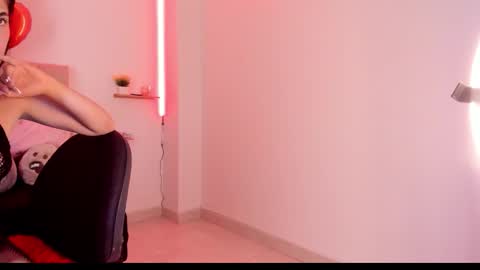 eimyy_rouse online show from February 2026 08:05:01 PM