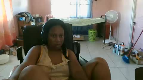 Eirondra Valeen online show from October 2025 12:41:02 PM