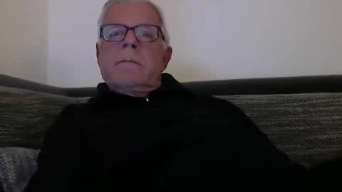 eisbaer1957 online show from November 2025 04:50:01 PM