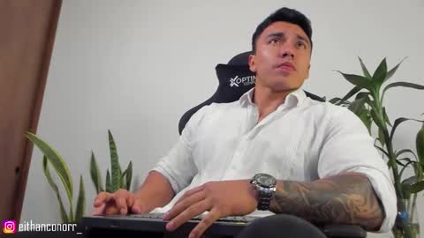 EITHAN CONOR online show from September 2025 02:00:02 AM