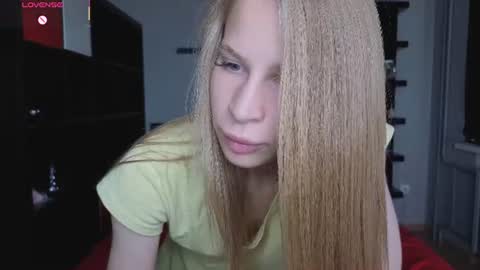 Snapshot of el1s_evans chatting on July 2026 08:05:01 AM please read my bio there is information about private shows and about my personality online show from July 2026 08:05:01 AM