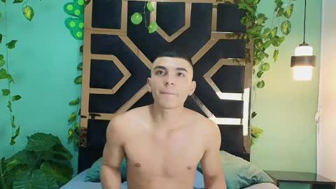 Snapshot of el_jefe32 chatting on May 2026 06:17:01 PM jonathan online show from May 2026 06:17:01 PM