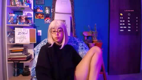 Ela  Help me reach 100 thumbs up online show from November 2025 07:08:02 AM