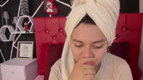 Ela online show from December 2024 07:41:02 PM