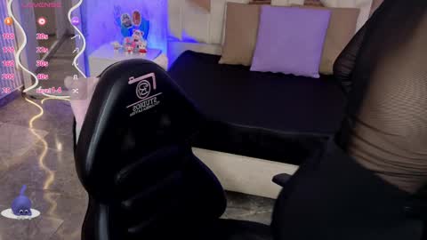 Snapshot of ela_tay1 chatting on April 2026 07:11:02 PM ela_tay1 online show from April 2026 07:11:02 PM