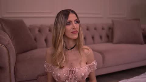 Ella online show from November 2025 05:41:02 AM