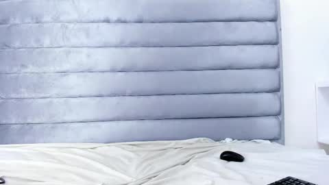 elaisaprincess online show from February 2025 08:53:02 PM