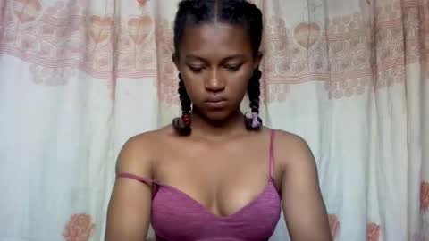 Snapshot of elaliealdy chatting on May 2026 10:09:02 AM elaliealdy online show from May 2026 10:09:02 AM