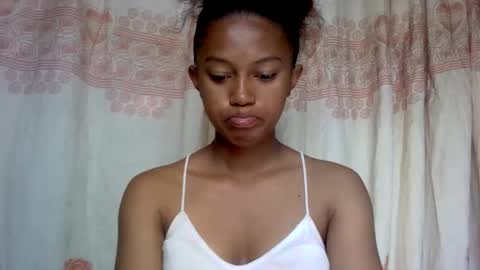 Snapshot of elaliealdy chatting on May 2026 06:52:01 AM elaliealdy online show from May 2026 06:52:01 AM