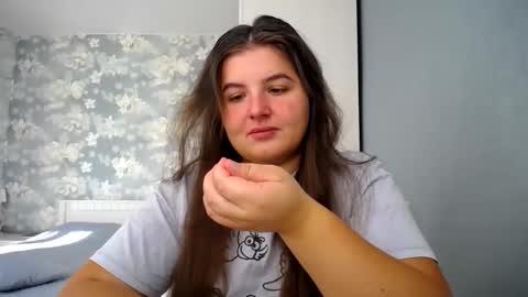 Elanis online show from October 2025 11:19:01 AM