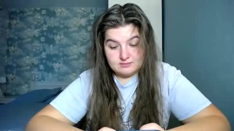 Elanis online show from November 2025 12:11:02 PM