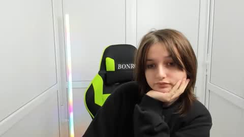 Evie online show from April 2026 07:02:01 AM