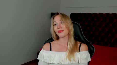 Snapshot of elaravoltage chatting on July 2026 12:48:02 PM elaravoltage online show from July 2026 12:48:02 PM